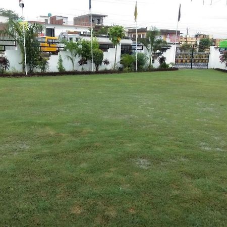 Hotel The Ideal Kushinagar Luaran gambar