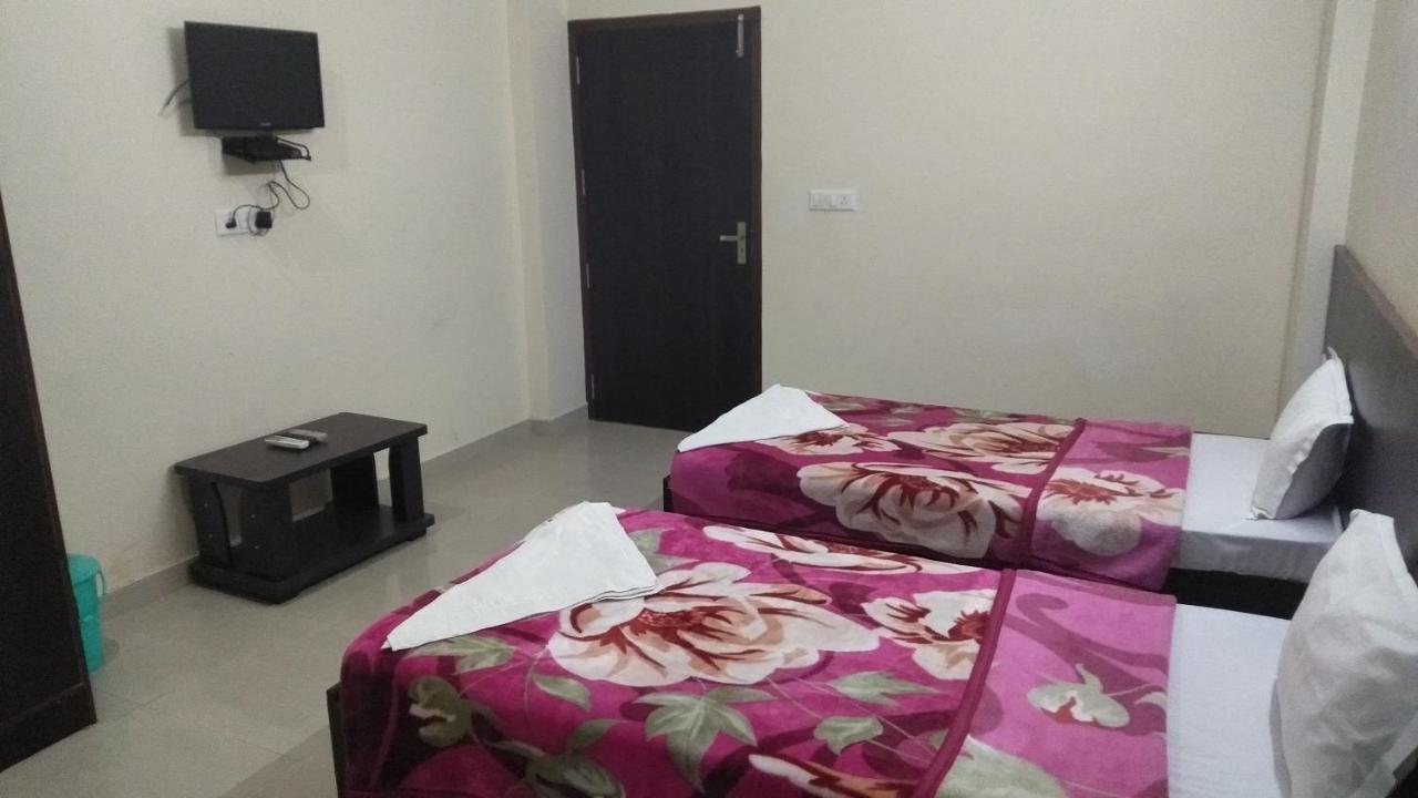 Hotel The Ideal Kushinagar Luaran gambar