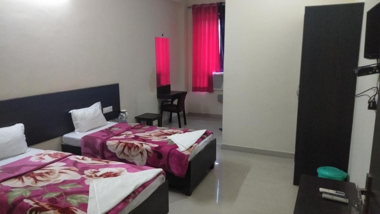 Hotel The Ideal Kushinagar Luaran gambar