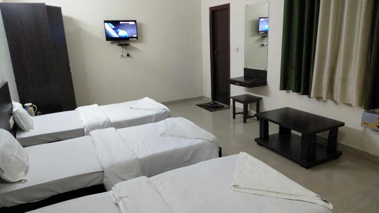 Hotel The Ideal Kushinagar Luaran gambar