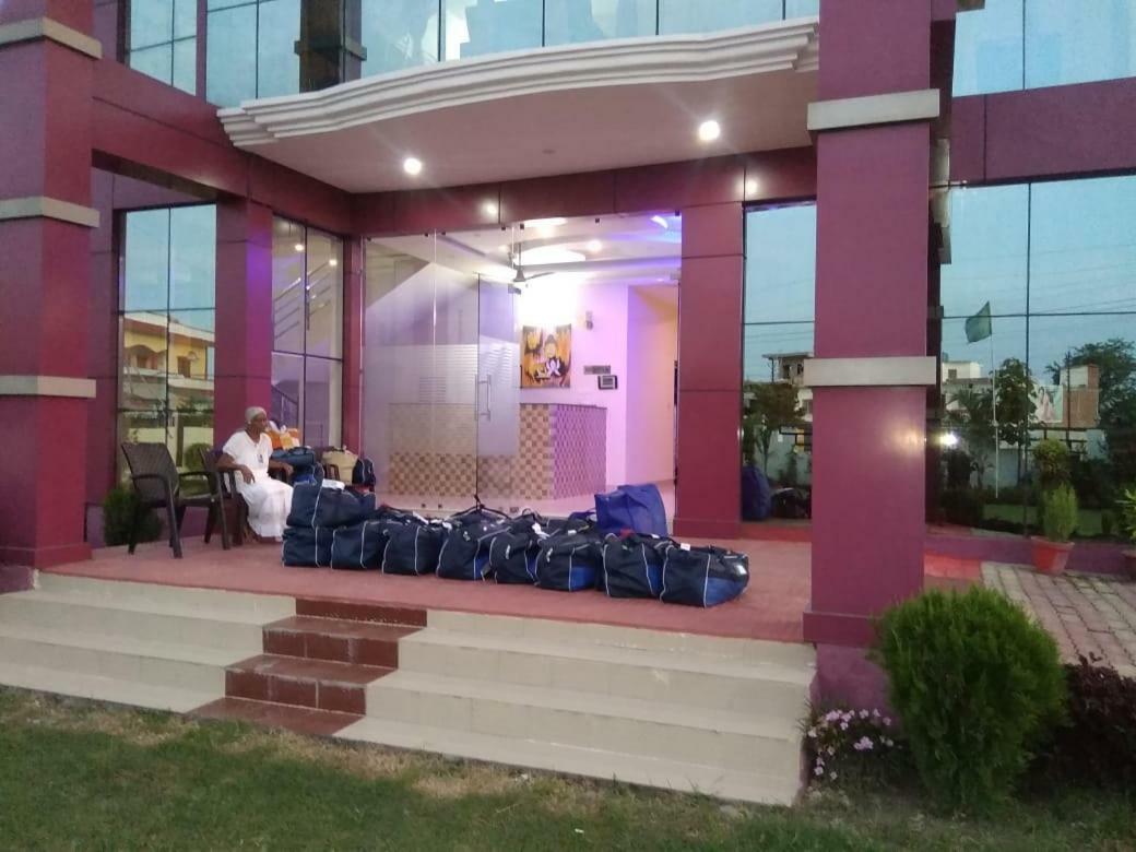 Hotel The Ideal Kushinagar Luaran gambar