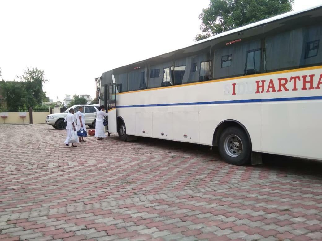 Hotel The Ideal Kushinagar Luaran gambar