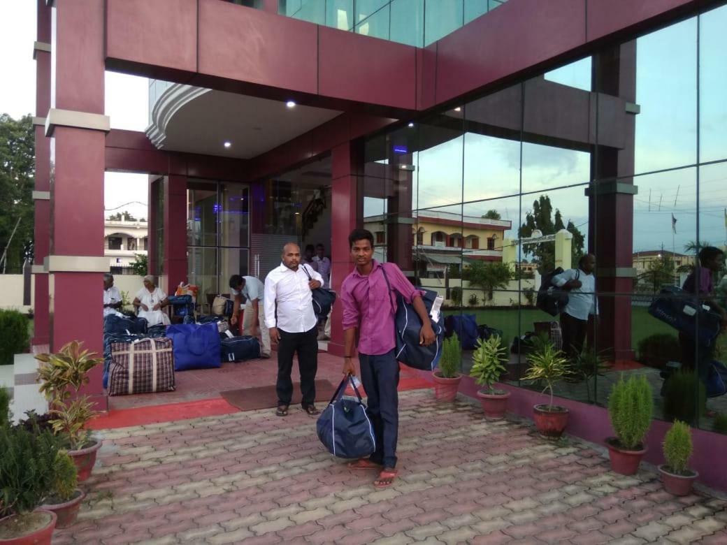 Hotel The Ideal Kushinagar Luaran gambar
