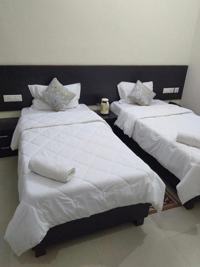 Hotel The Ideal Kushinagar Luaran gambar