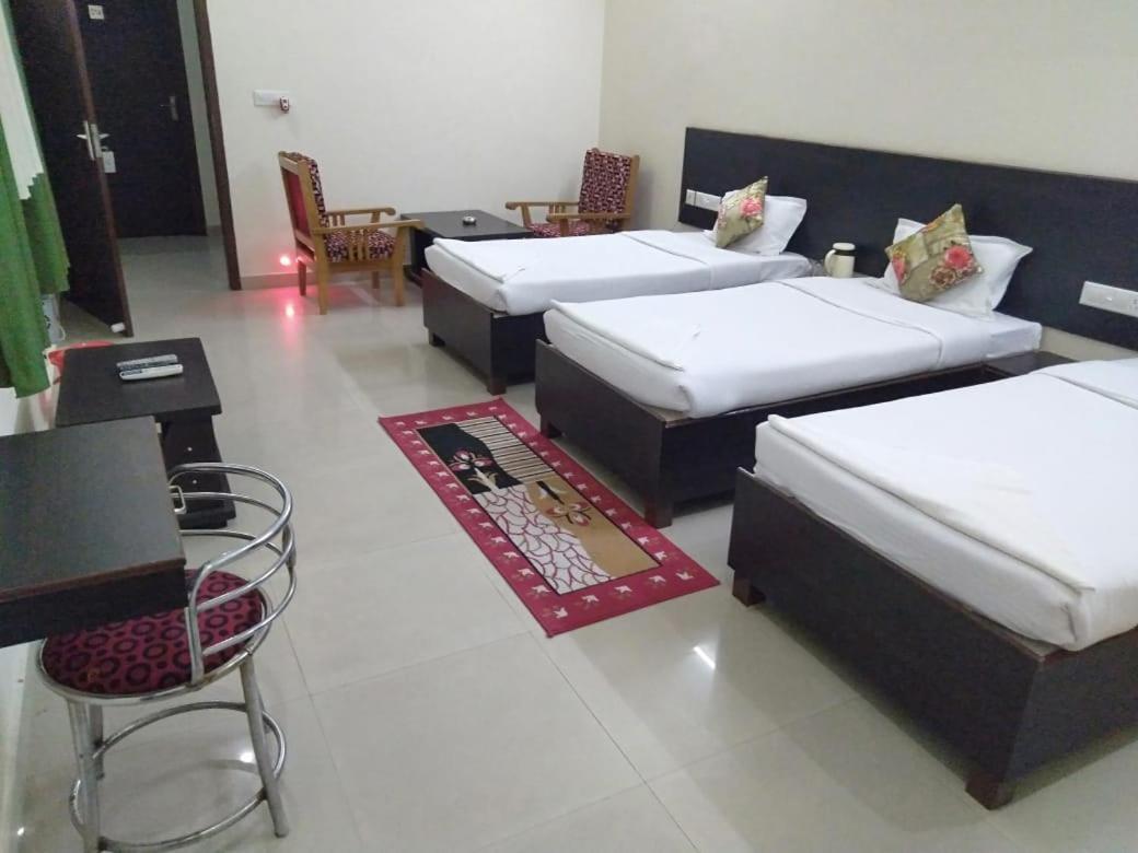Hotel The Ideal Kushinagar Luaran gambar